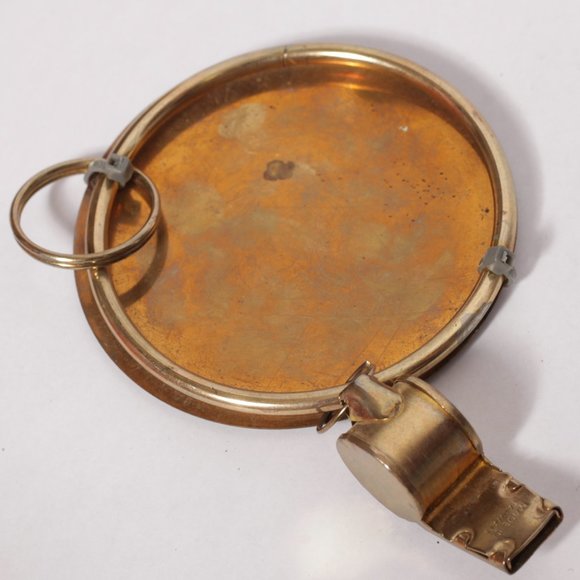 Vintage 1940's SUN RAY PHOTO NYC 3" Brass Photographer Whistle advertising RARE - Picture 5 of 7